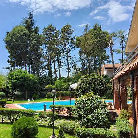 Villa Con Piscina Villa Scott Del Bernese Николози Экстерьер фото