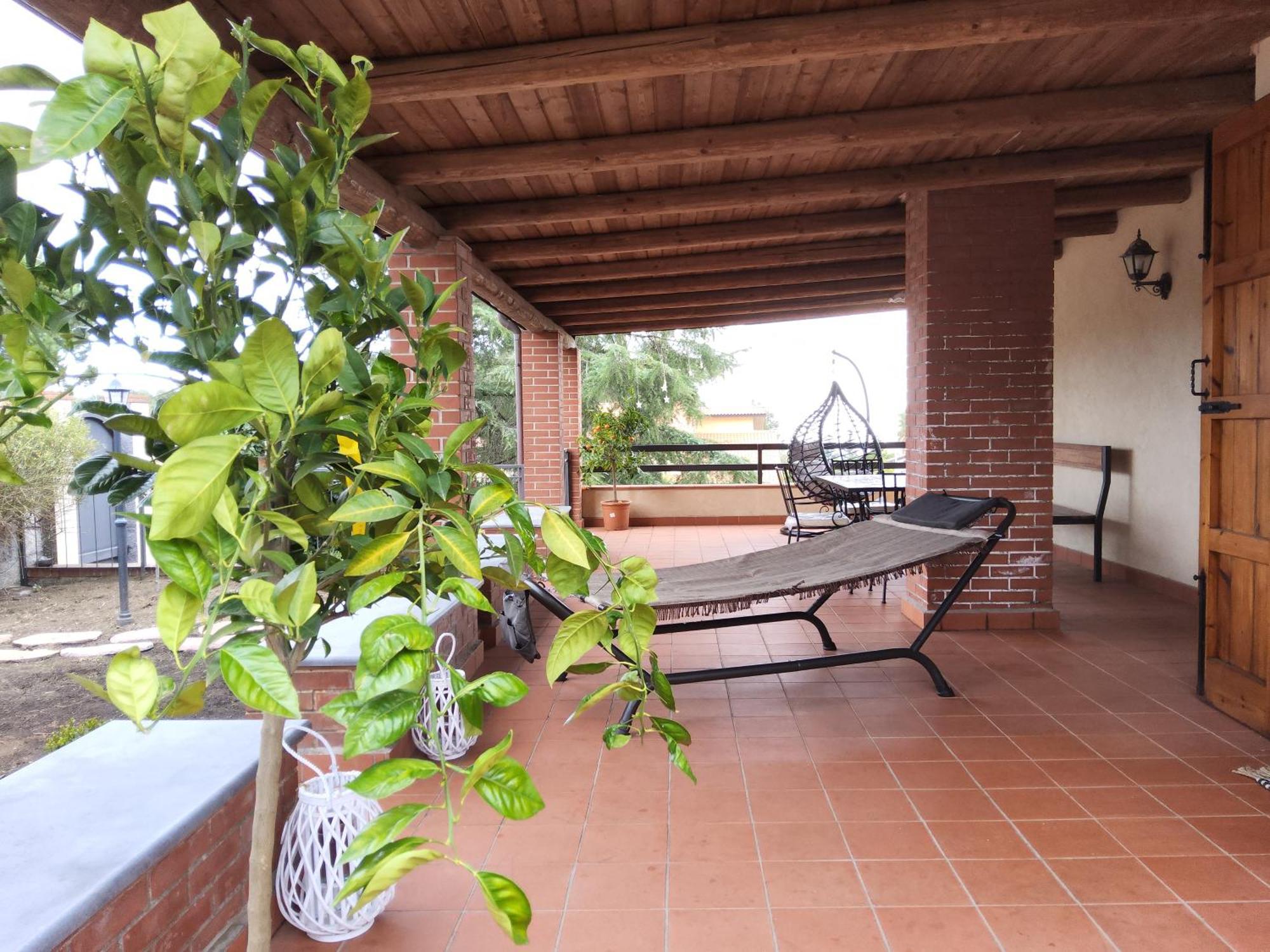 Villa Con Piscina Villa Scott Del Bernese Николози Экстерьер фото