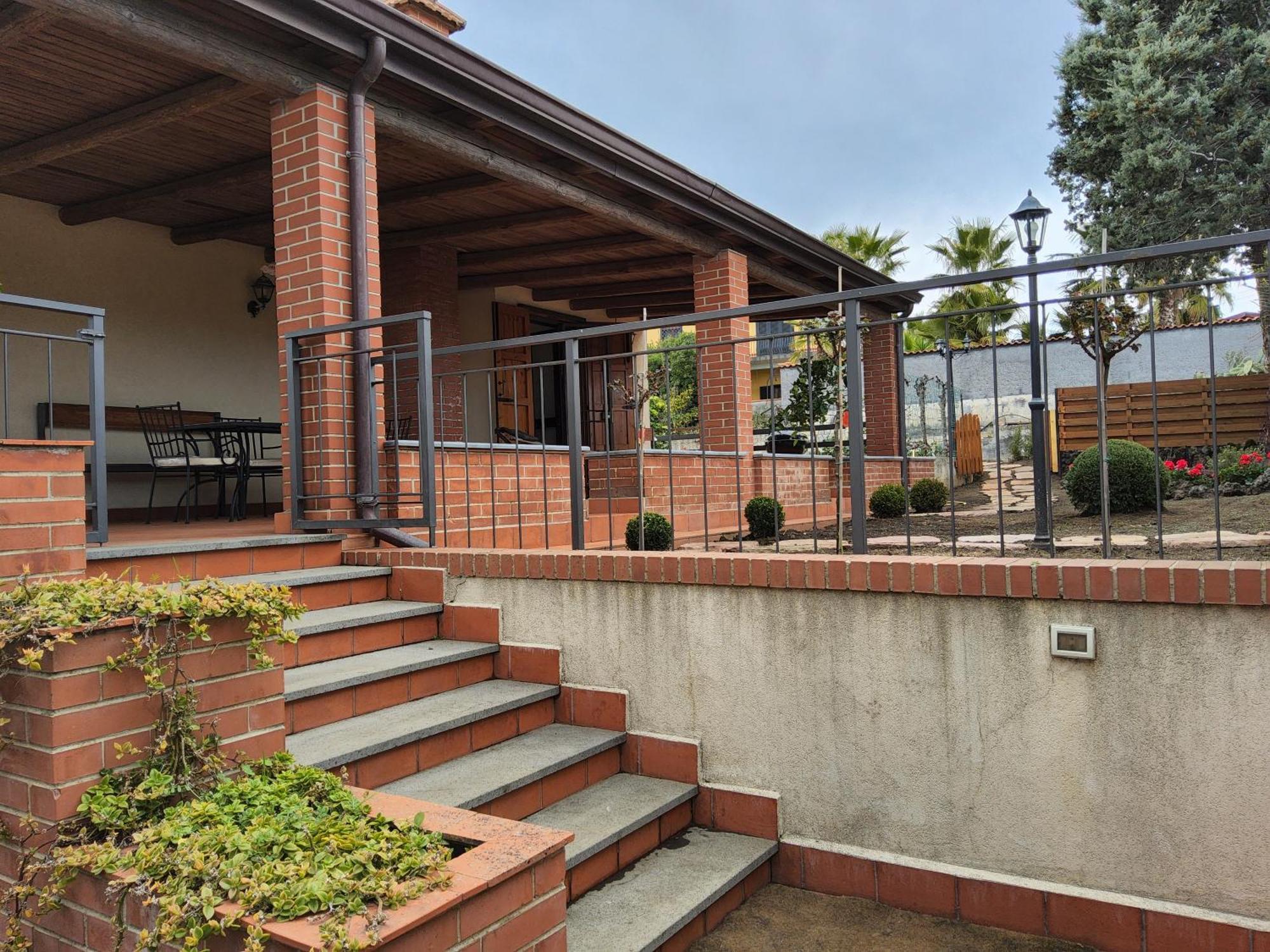 Villa Con Piscina Villa Scott Del Bernese Николози Экстерьер фото