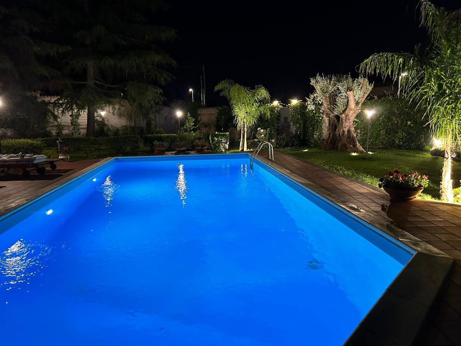 Villa Con Piscina Villa Scott Del Bernese Николози Экстерьер фото