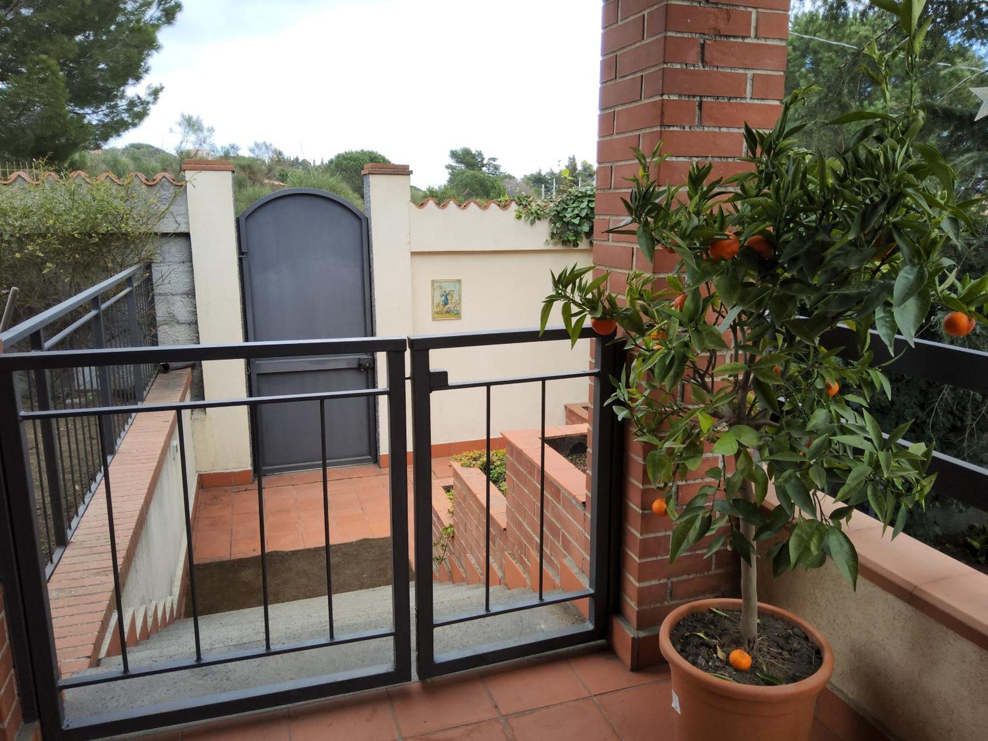 Villa Con Piscina Villa Scott Del Bernese Николози Экстерьер фото