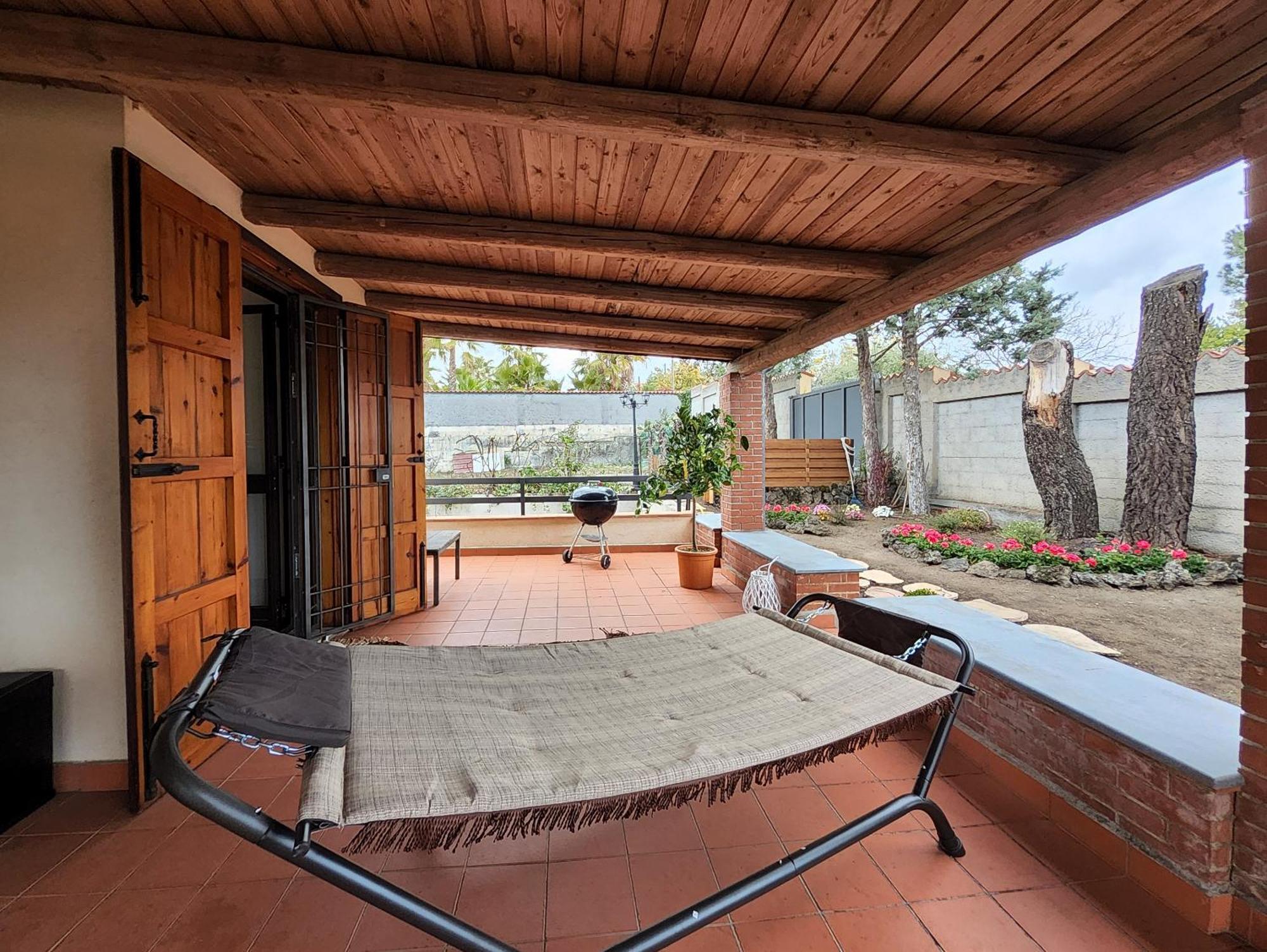 Villa Con Piscina Villa Scott Del Bernese Николози Экстерьер фото