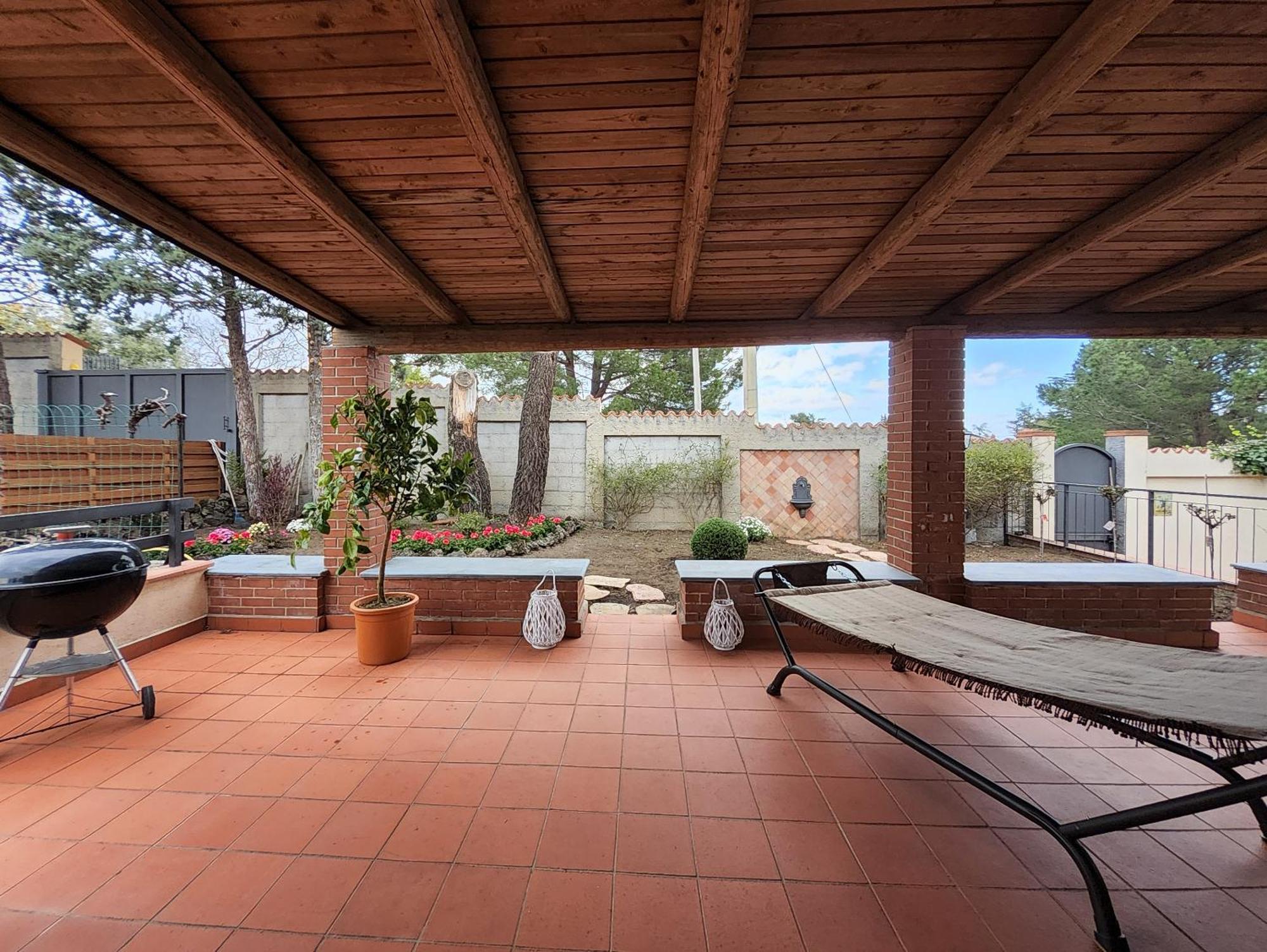 Villa Con Piscina Villa Scott Del Bernese Николози Экстерьер фото