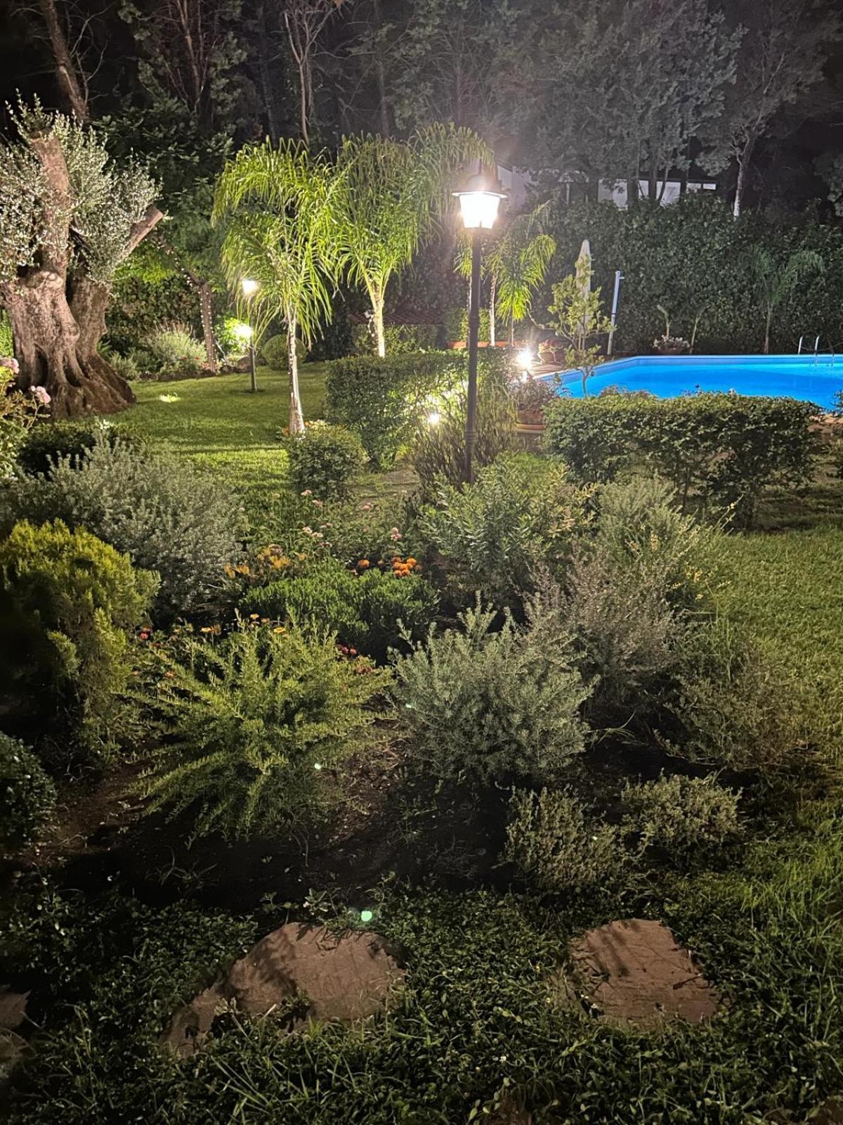 Villa Con Piscina Villa Scott Del Bernese Николози Экстерьер фото